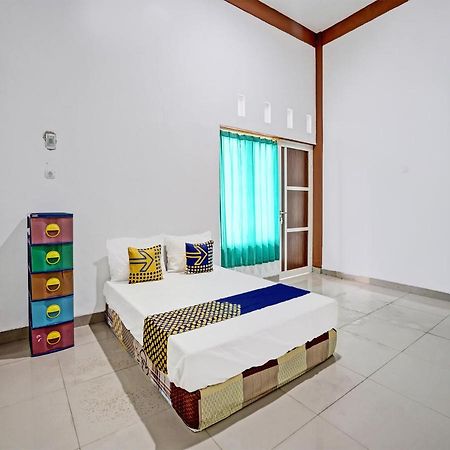 Oyo 92006 Kost Sejahtera Syariah Hotel Sidoarjo Exterior foto