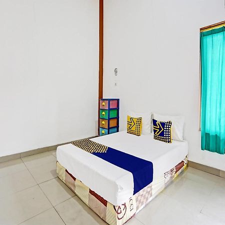 Oyo 92006 Kost Sejahtera Syariah Hotel Sidoarjo Exterior foto