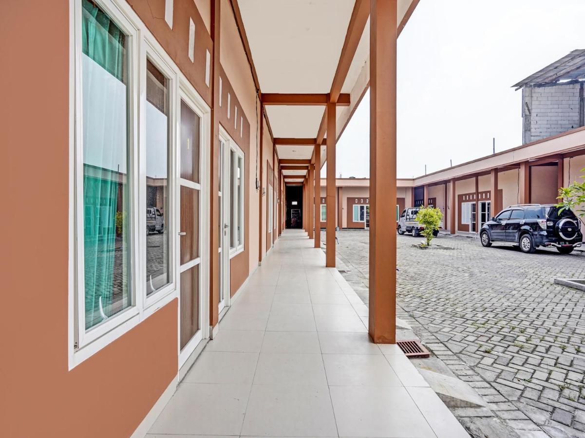 Oyo 92006 Kost Sejahtera Syariah Hotel Sidoarjo Exterior foto