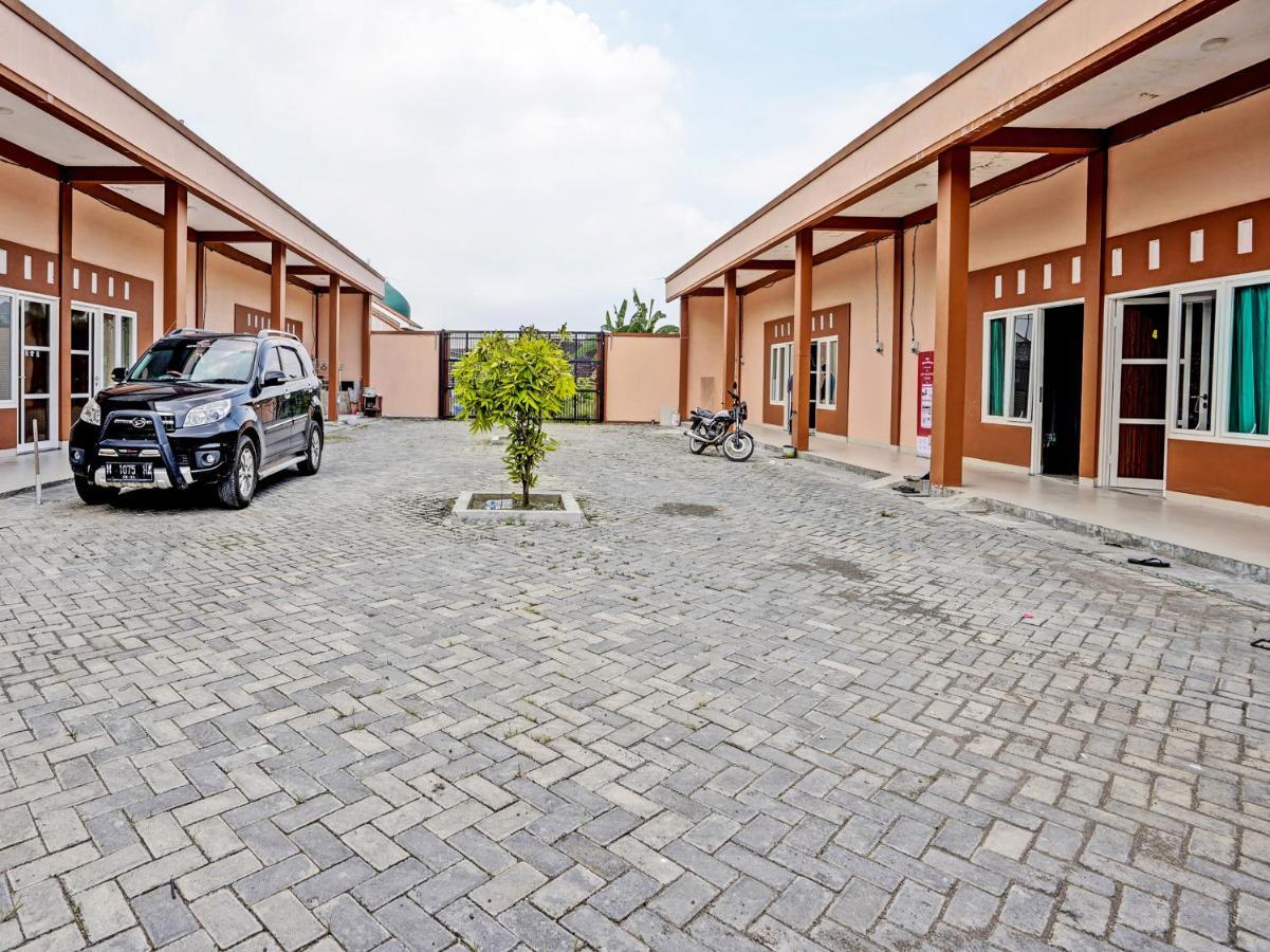 Oyo 92006 Kost Sejahtera Syariah Hotel Sidoarjo Exterior foto