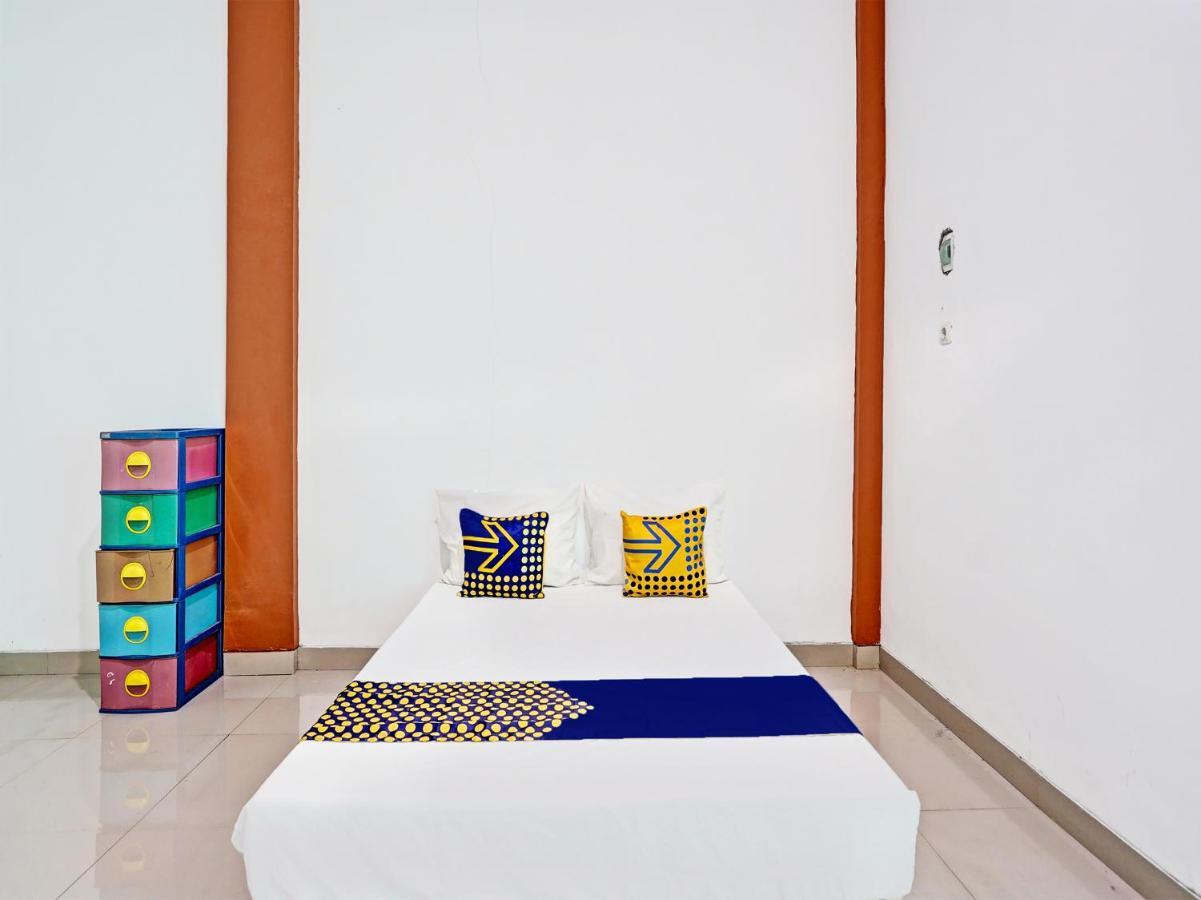 Oyo 92006 Kost Sejahtera Syariah Hotel Sidoarjo Exterior foto
