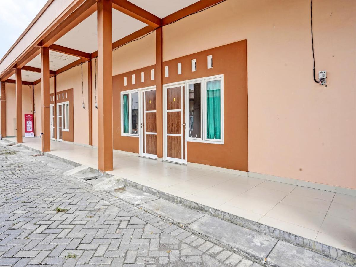 Oyo 92006 Kost Sejahtera Syariah Hotel Sidoarjo Exterior foto