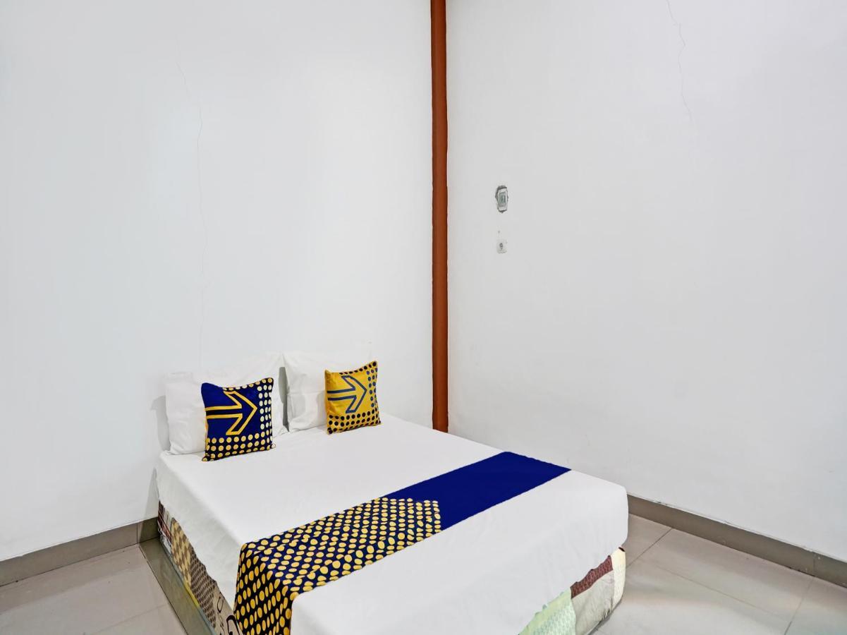 Oyo 92006 Kost Sejahtera Syariah Hotel Sidoarjo Exterior foto