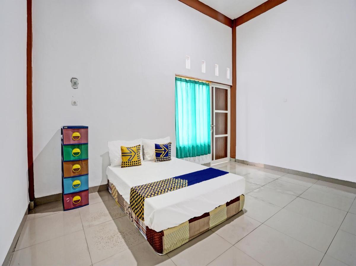Oyo 92006 Kost Sejahtera Syariah Hotel Sidoarjo Exterior foto
