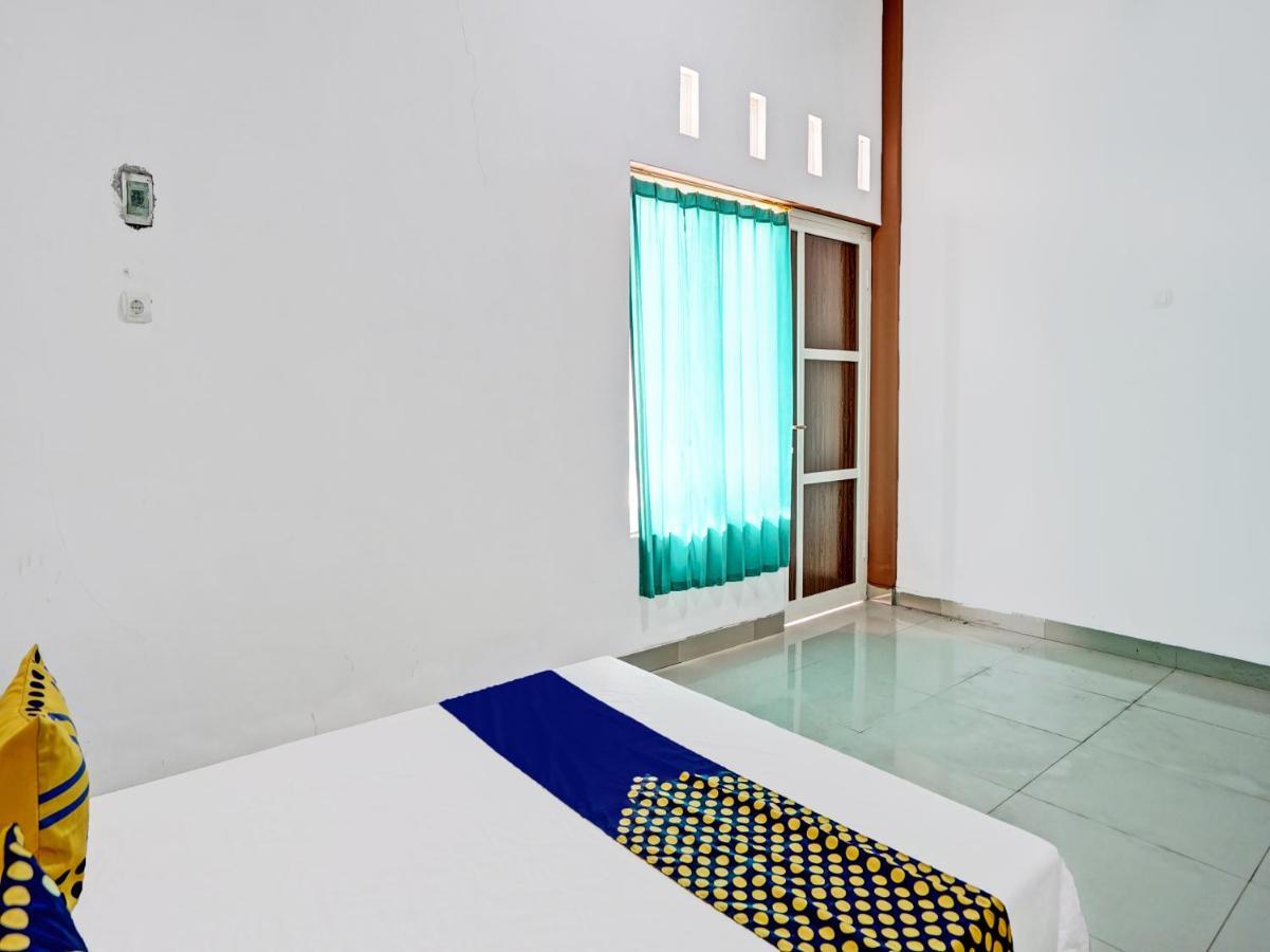 Oyo 92006 Kost Sejahtera Syariah Hotel Sidoarjo Exterior foto