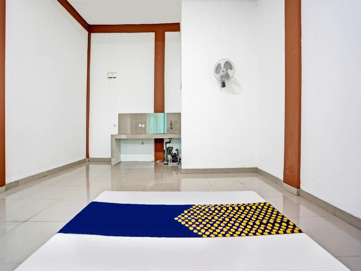 Oyo 92006 Kost Sejahtera Syariah Hotel Sidoarjo Exterior foto