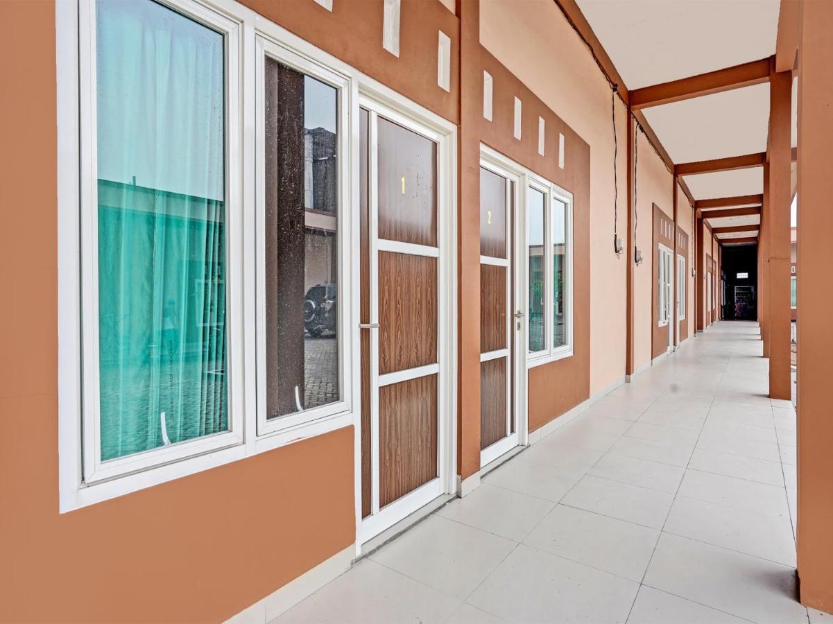 Oyo 92006 Kost Sejahtera Syariah Hotel Sidoarjo Exterior foto