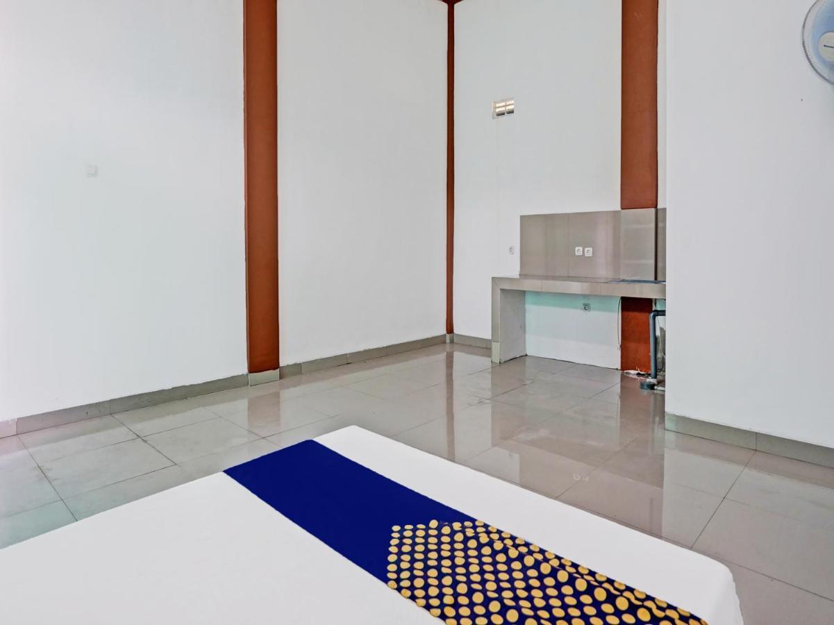 Oyo 92006 Kost Sejahtera Syariah Hotel Sidoarjo Exterior foto