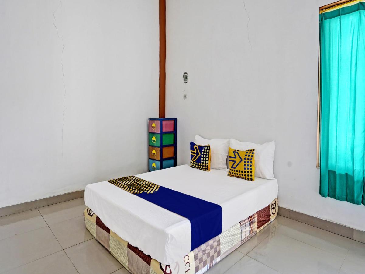 Oyo 92006 Kost Sejahtera Syariah Hotel Sidoarjo Exterior foto