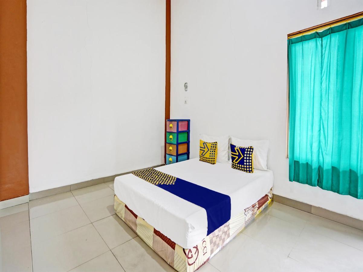 Oyo 92006 Kost Sejahtera Syariah Hotel Sidoarjo Exterior foto